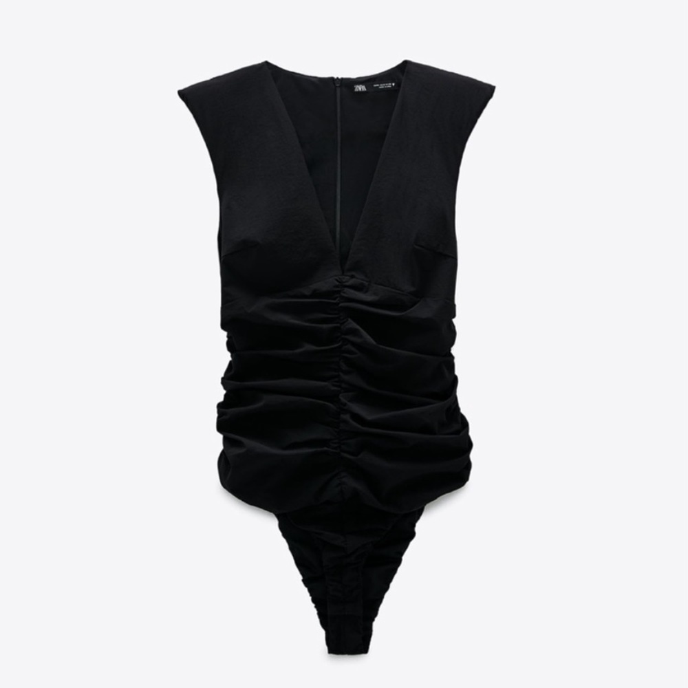 🆕 ZARA Draped Bodysuit with Shoulder Pads in Black SZ M